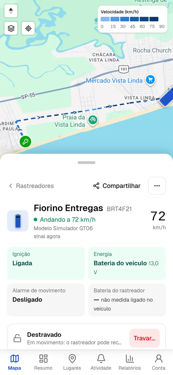 Tela do veículo no app: andando a 72 km/h, ignição ligada, bateria do veículo 13 V e botão Travar.